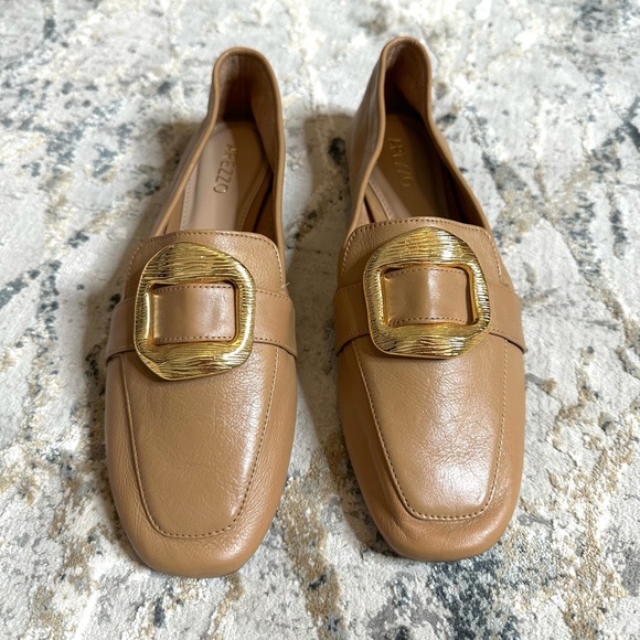 Arezzo women’s tan neutral color leather loafer with large gold buckle accent - Picture 3 of 13